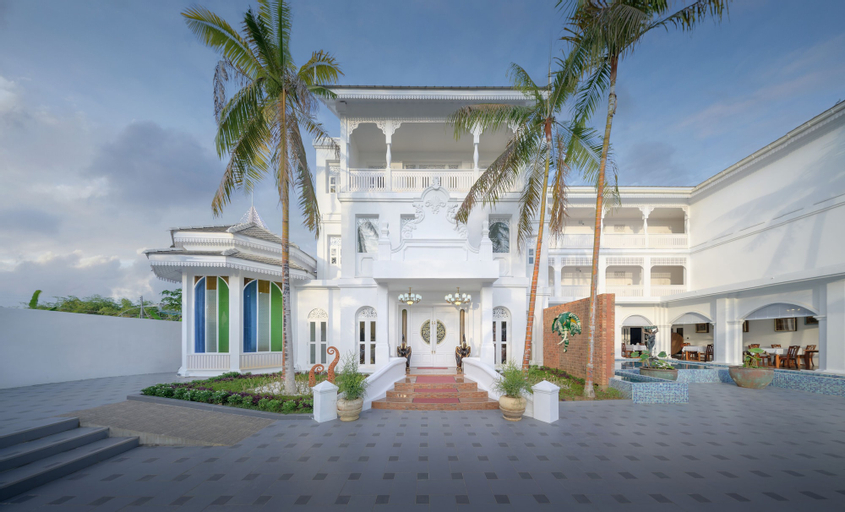 Exterior & Views 21