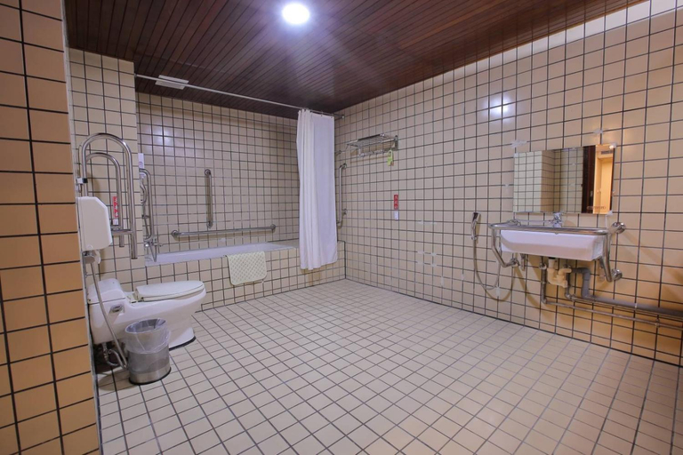 Bathroom 4, Chuanfu Hotel, Taichung