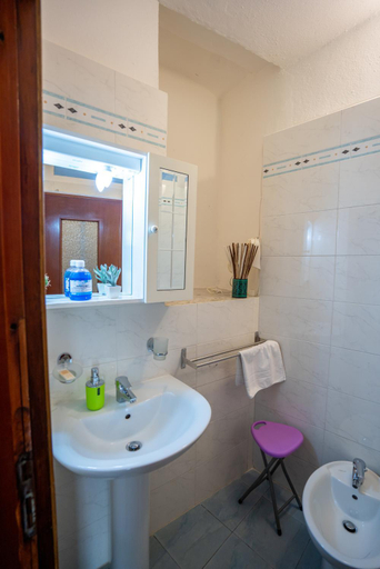 Bathroom 3, Lory's Suite, La Spezia