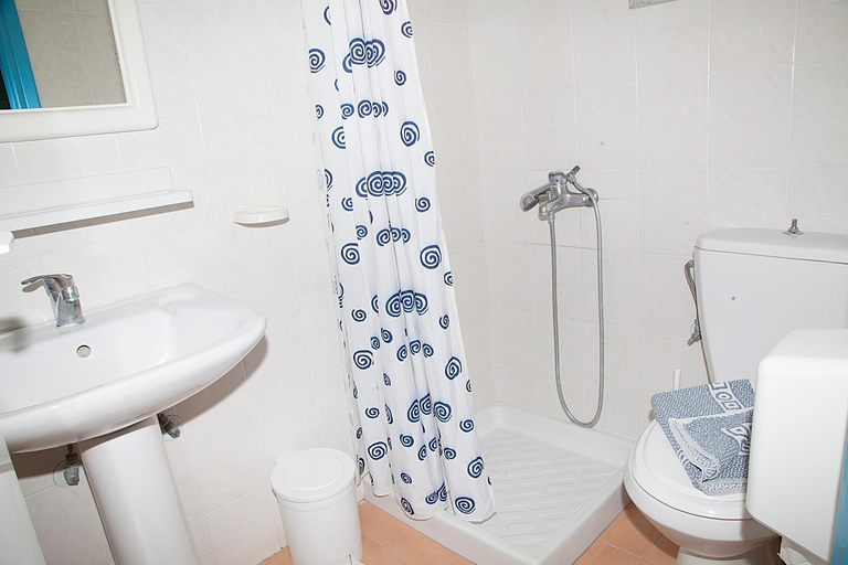 Bathroom 3, Hotel Athinoula, South Aegean