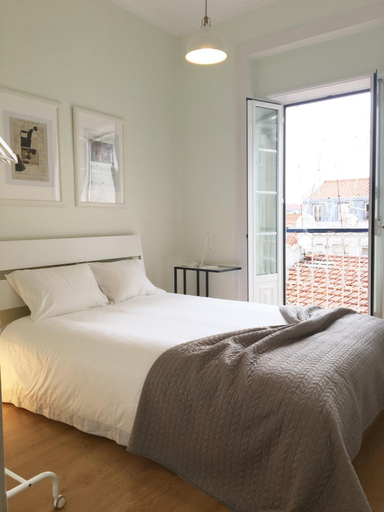Others 2, Room Atalaia - Bairro Alto, Lisbon