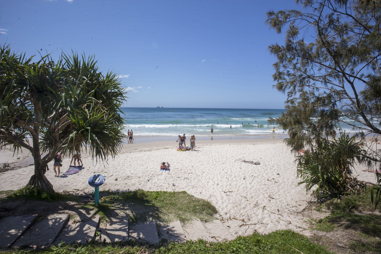 Others 5, YHA Byron Bay, Byron