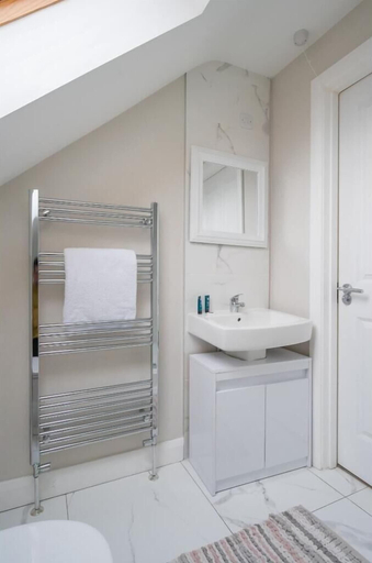 Bathroom, Central Belfast Apartments: Utility Street, Belfast