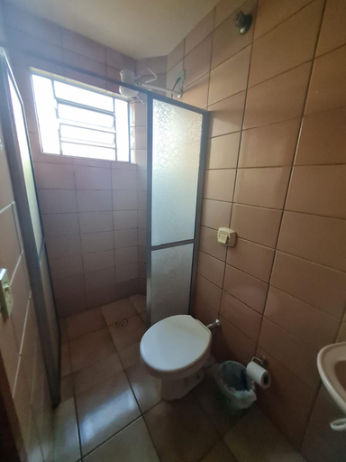 Bathroom 4, Hotel Gloria, Londrina
