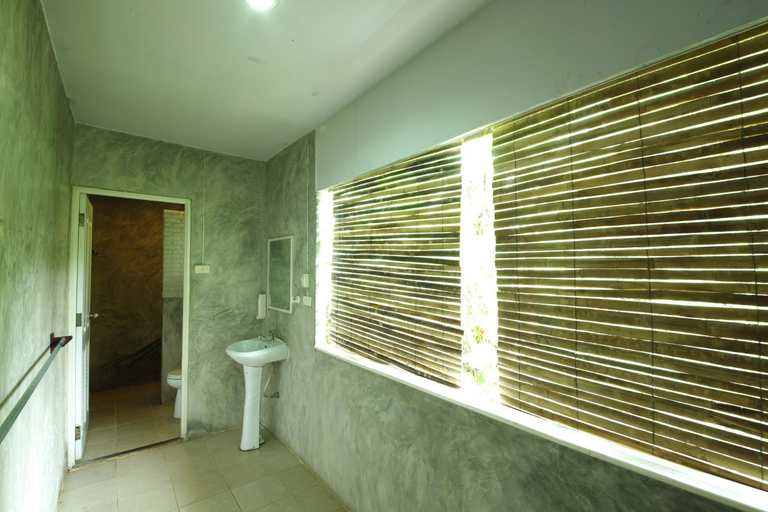 Bathroom 2, Hatthatara Resort, Muang Samut Songkhram