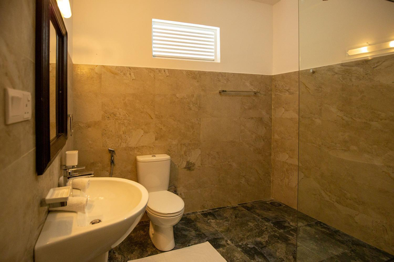 Bathroom 3, Olu villa Resort, Thissamaharama