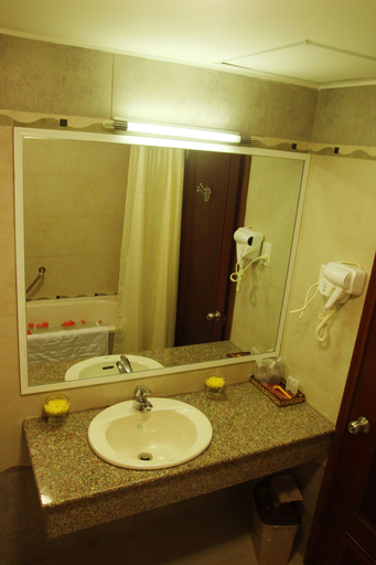Bathroom 5, Minh Toan Galaxy Hotel, Da Nang