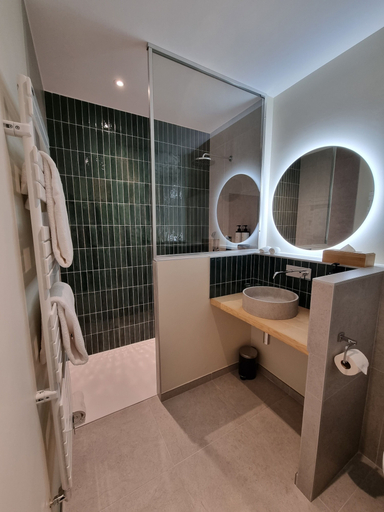 Bathroom 5, Château de Villars, Loire