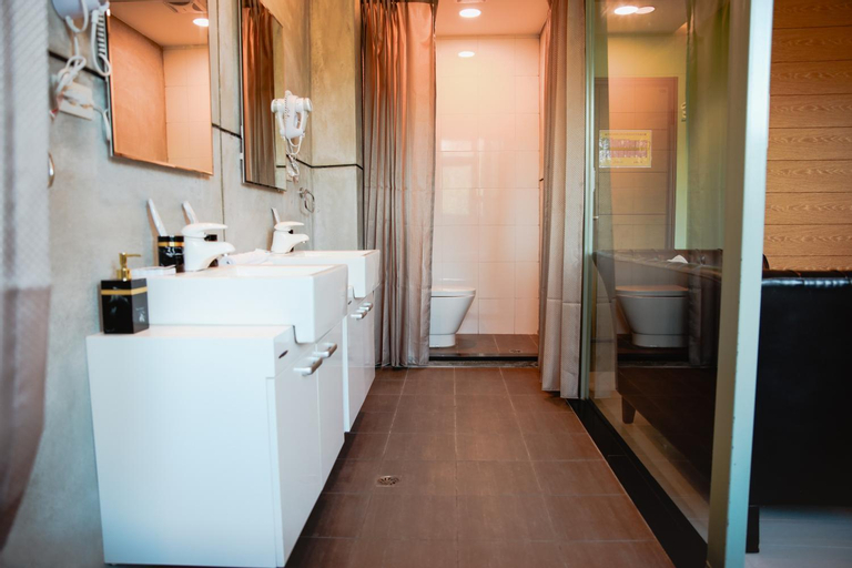 Bathroom 6