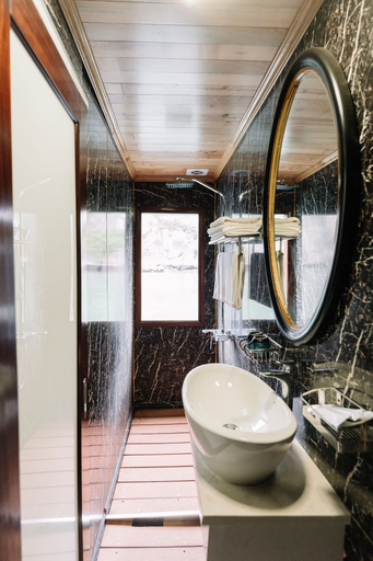 Bathroom 4, Daiichi Boutique Cruise, Cát Hải