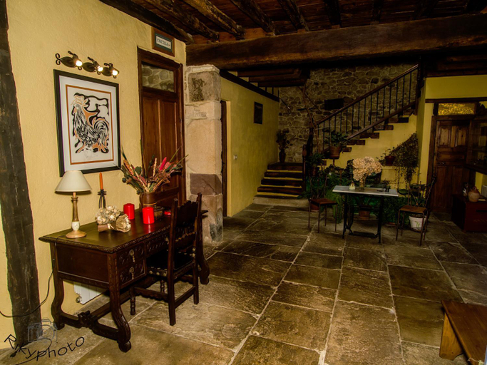 Others 5, Posada Corral Mayor, Cantabria