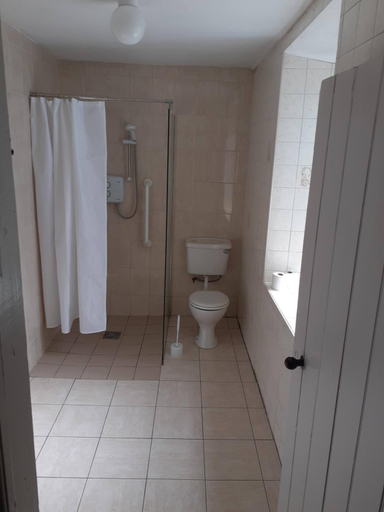 Bathroom, Gleann Loic Farmhouse