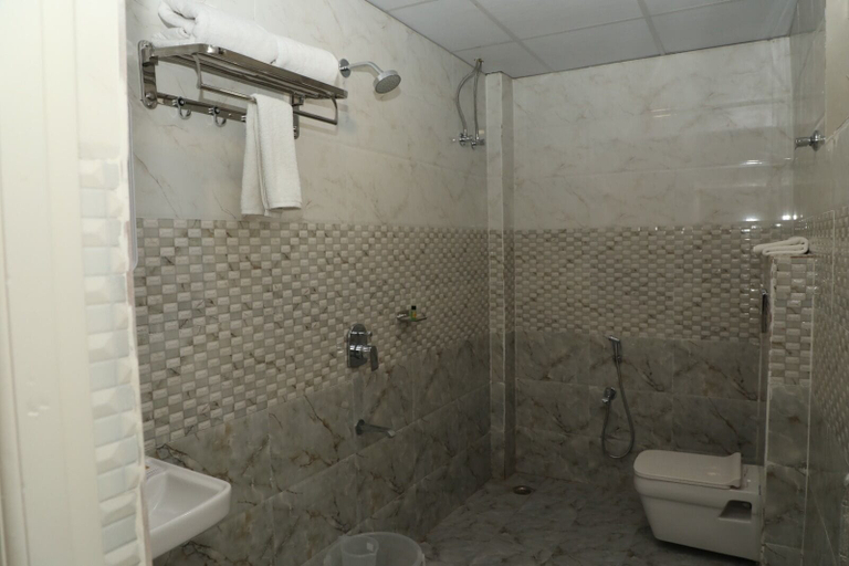 Bathroom 4, Rosewood Luxury Hotel, Cuttack