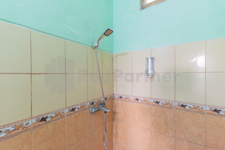 Bathroom 3, Villa Sari Intan Ciater RedPartner, Subang