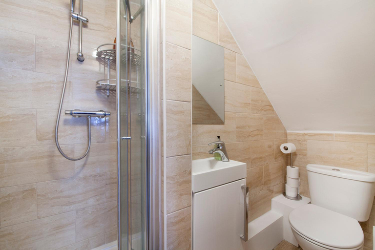 Bathroom 3, TH Serviced Apartment London, London