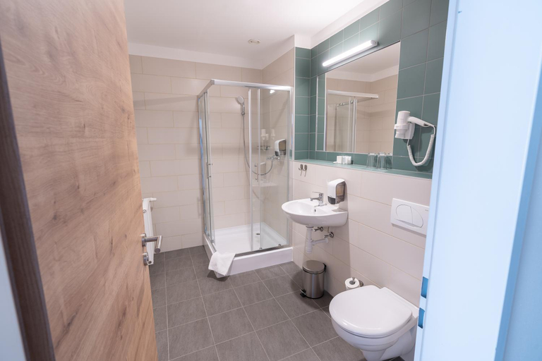 Bathroom 4, D50 Hotel and Event Center, Budapesti