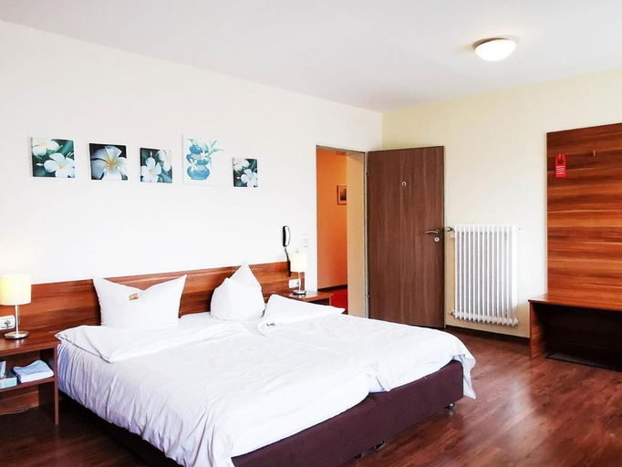 Bedroom 2, Gartenhotel LandArt, Main-Kinzig-Kreis