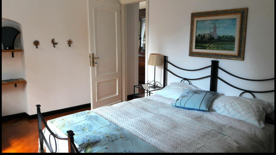 Bedroom 2, The italian riviera, Genova