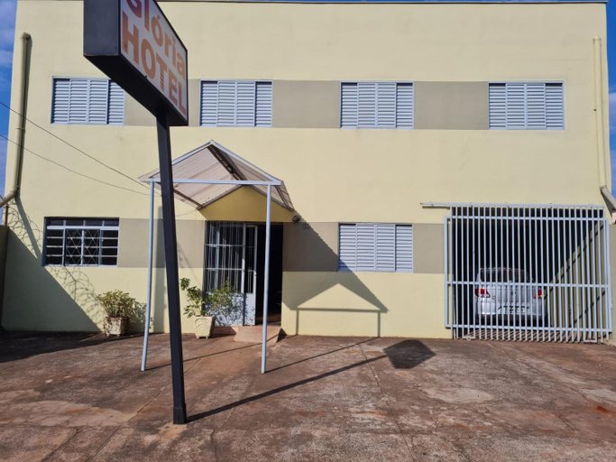 Others 5, Hotel Gloria, Londrina