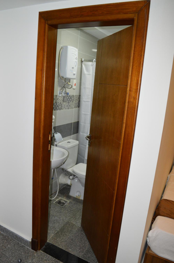 Bathroom 3, Royal Inn Residence, Nasr City 1