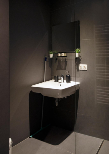 Bathroom 2, Modern Hideout Ace Location, Amsterdam