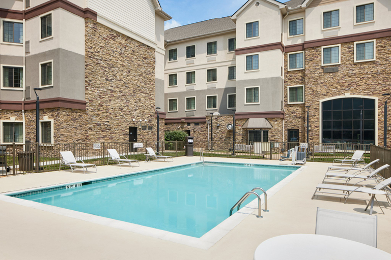 Sport & Beauty 3, Staybridge Suites DURHAM-CHAPEL HILL-RTP, Durham
