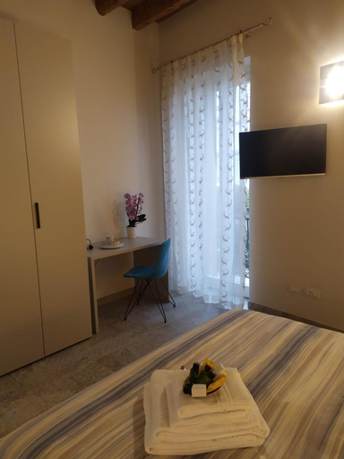 Others 5, Corte Trento, Brescia