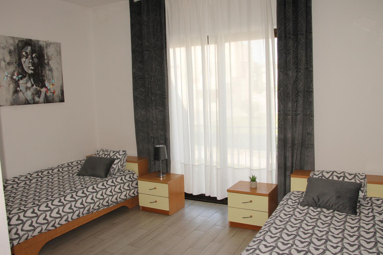 Others 4, Motel "Tri lovca", Knin