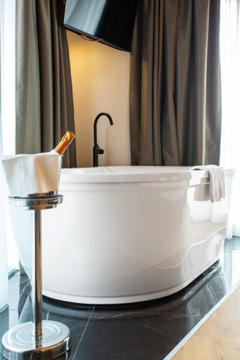 Bathroom 5, Master Hotel, Brescia