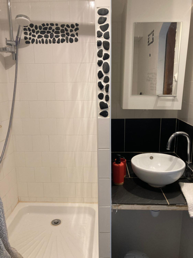 Bathroom 4