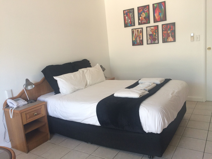 Bedroom 4, Paraway Motel, Katherine