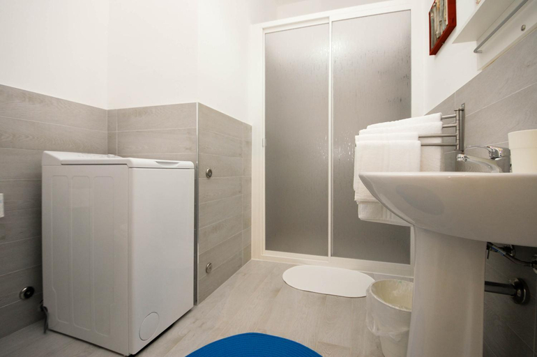Bathroom 5, Villa Pasquale...immersa nella tranquillita', Palermo