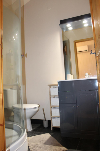 Bathroom 3, Le Mas Charamelia, Gard