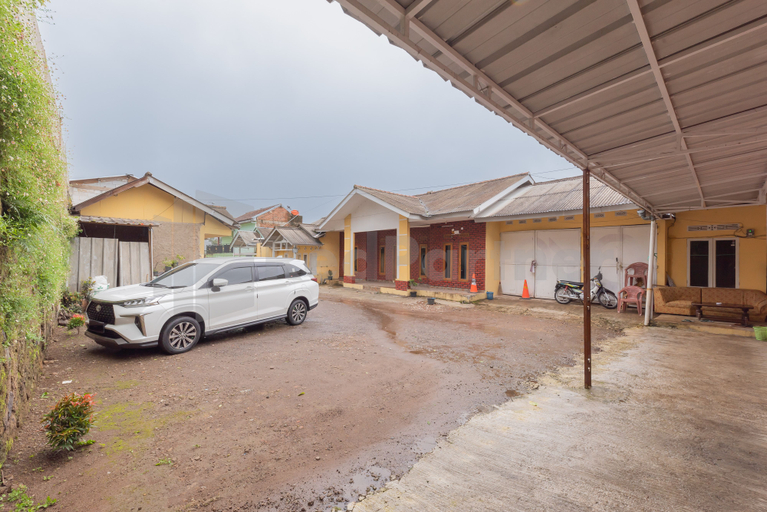 Exterior & Views 2, Selaras Homestay Ciwidey RedPartner, Bandung