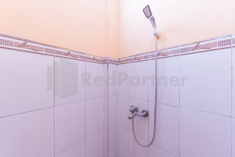 Bathroom 3, Villa Sari Intan Ciater RedPartner, Subang