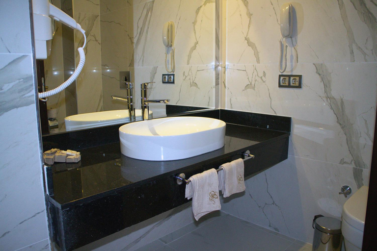 Bathroom 4, GULUMSER HATUN TERMAL OTEL & SPA, Kütahya