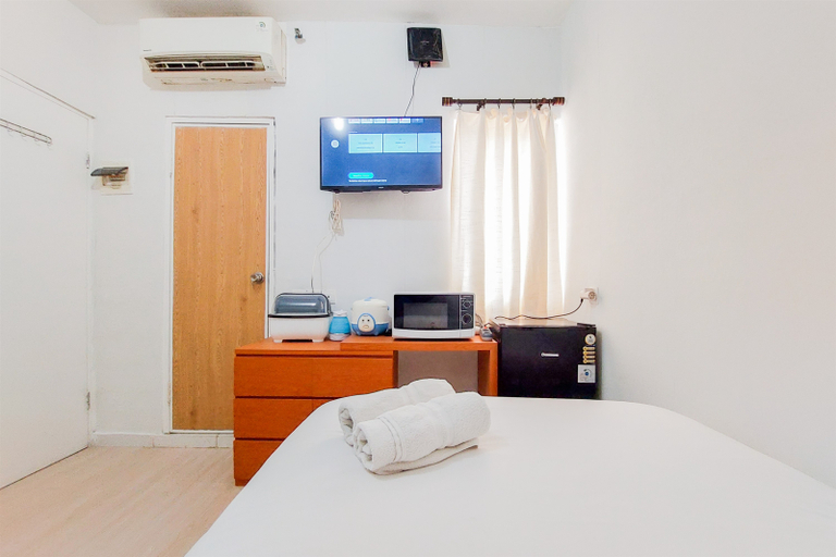 Others 2, Cozy Studio (No Kitchen) Apartment Aeropolis Residence By Travelio, Tangerang