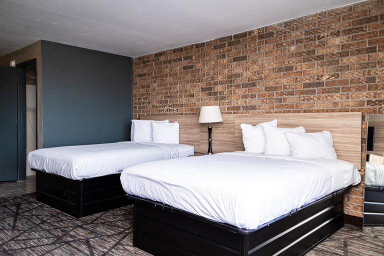 Bedroom 4, Days Inn by Wyndham Batesville AR, Independence