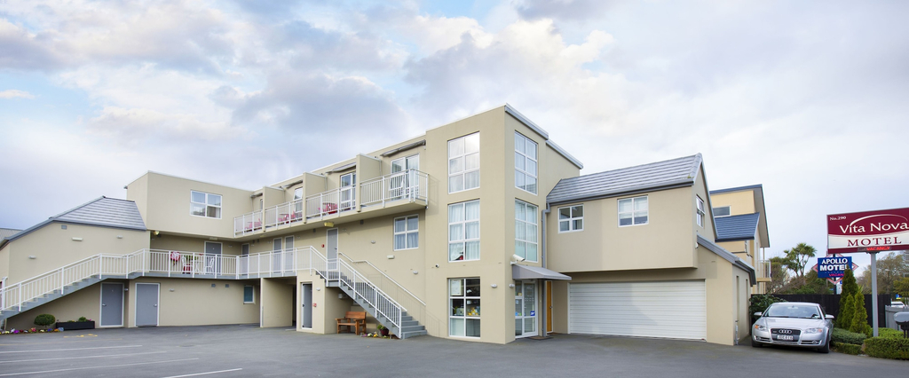 Exterior & Views