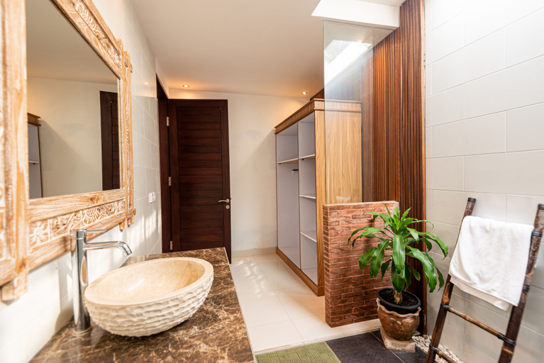 Bathroom 4, De Cahyani Private Villa by Supala (permanently closed), Gianyar