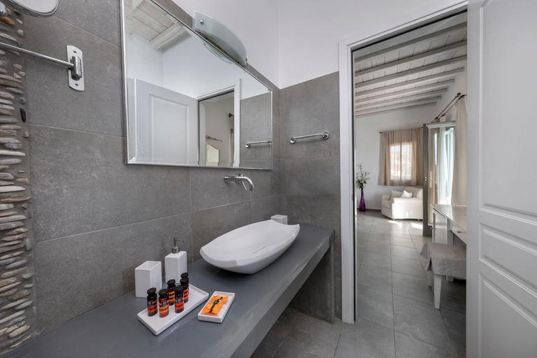 Bathroom 5, Deliades, South Aegean