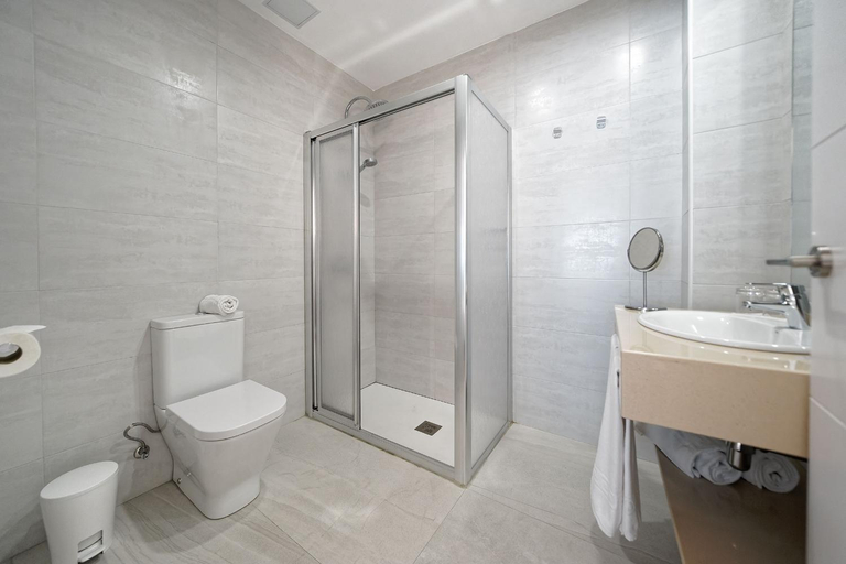 Bathroom 4, Hotel Matilde, Las Palmas