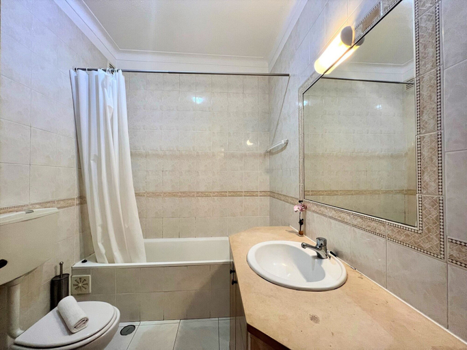 Bathroom 4, Albufeira Classic 1 With Pool by Homing, Albufeira