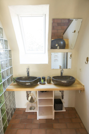 Bathroom 3, Hotel Kolonieschänke, Spree-Neiße