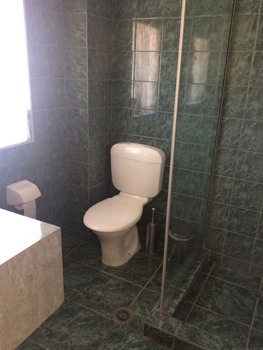 Bathroom 5, Paraway Motel, Katherine