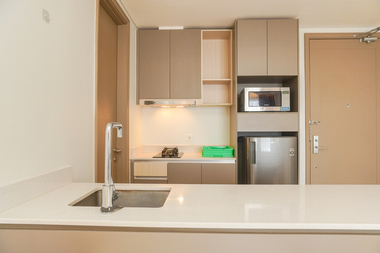 Bathroom 2, Modern Look and Nice 2BR Gold Coast Apartment near PIK By Travelio, Jakarta Utara