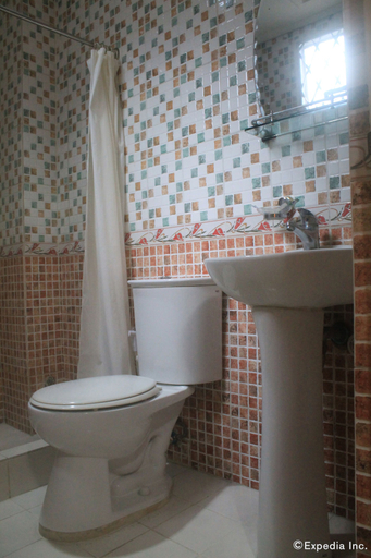 Bathroom 5, Casa Micarosa Hotel and Residences, Manila City