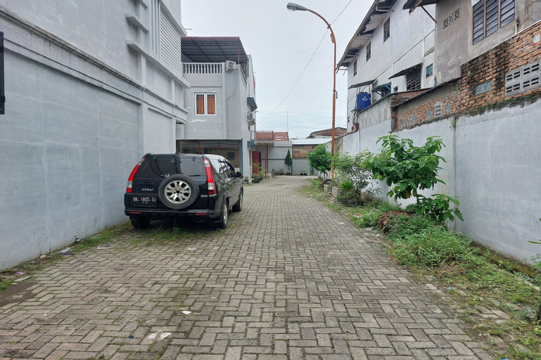 Exterior & Views 10