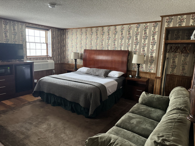 Bedroom 3, Fenway House Hotel, Grant