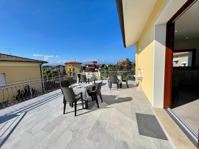 Others 4, Villa Elena, Brescia